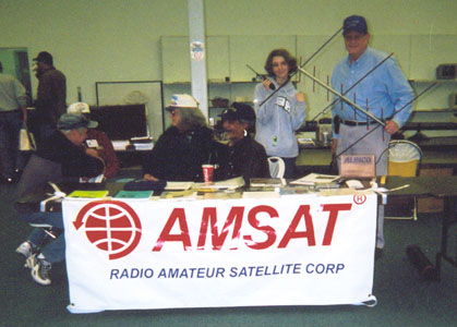 KL1HZ and KL7DR explaining LEO satellite operations